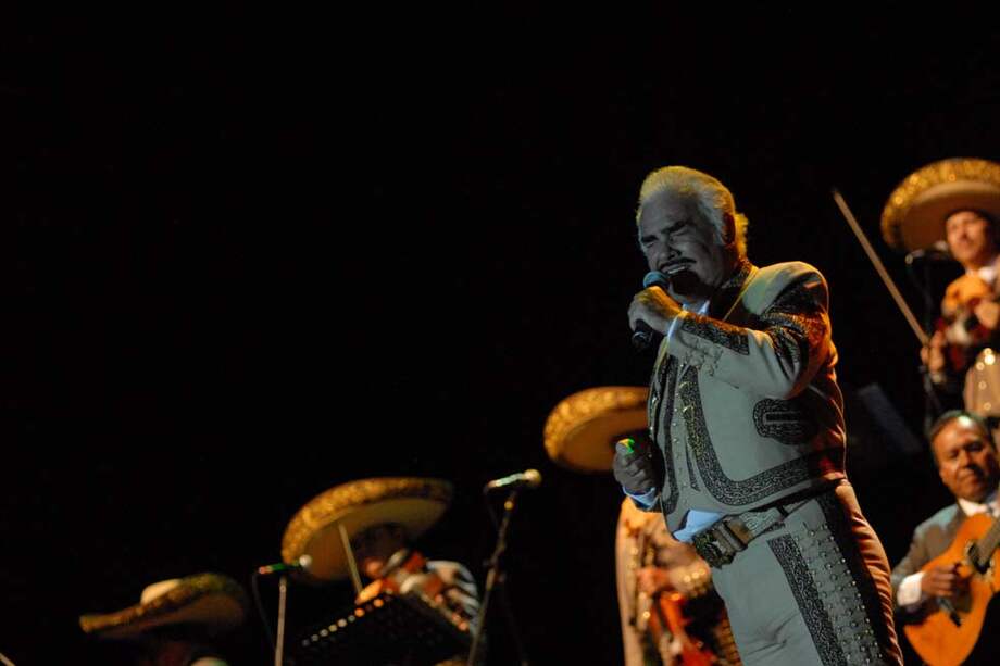 Una denuncia anónima, realizada cinco meses antes de la gira de Vicente Fernández, aseguraba que con el evento intentarían lavar US$30 millones. / Archivo