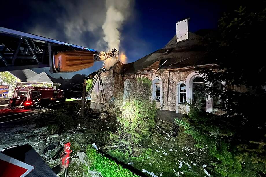 Ucrania fue atacada por drones de choque rusos a principios del 2 de agosto, y 23 fueron derribados, según un comunicado de la Fuerza Aérea de Ucrania. Las tropas rusas entraron en territorio ucraniano en febrero de 2022, iniciando un conflicto que ha provocado destrucción y una crisis humanitaria. (Rusia, Ucrania, Kiev)