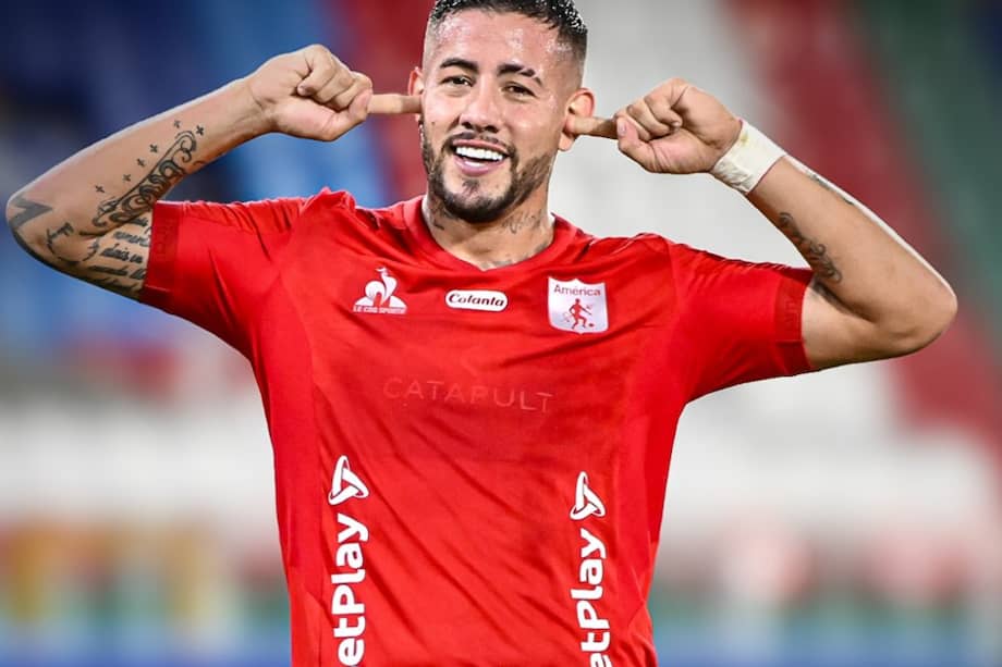 Rodrigo Holgado marcó el primer gol del clásico caleño entre América y Deportivo Cali.