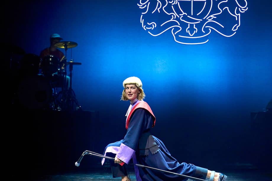 Rosamund Pike protagoniza la obra "Inter alia" del National Theater en Londres.