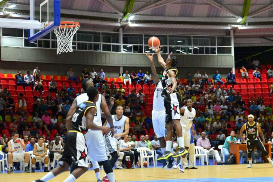 Sabios derrotaron a Búcaros.