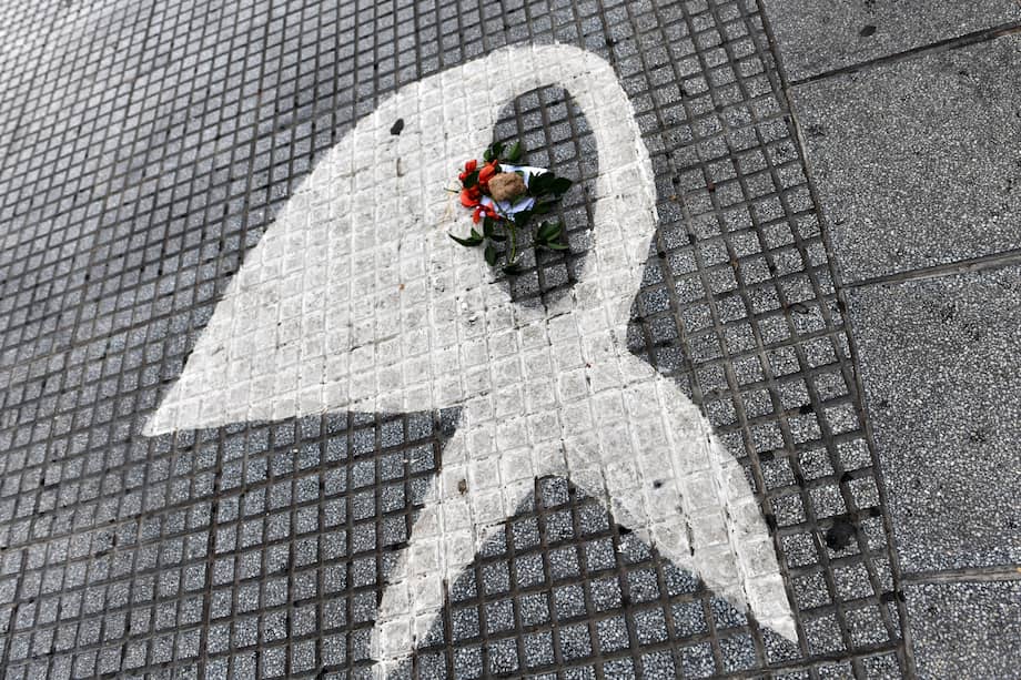 Fotografía que muestra el símbolo de la asociación Madres de Plaza de Mayo en Buenos Aires (Argentina).