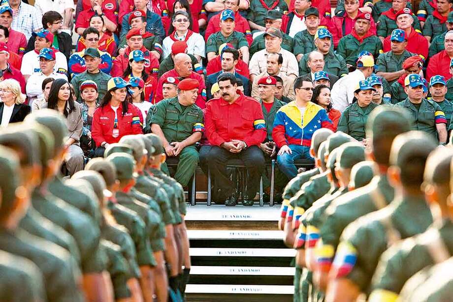 El presidente venezolano, Nicolás Maduro, en un homenaje al fallecido presidente Hugo Chávez (1999-2013) el pasado miércoles en el Cuartel de la Montaña, donde reposan los restos de Chávez. / EFE