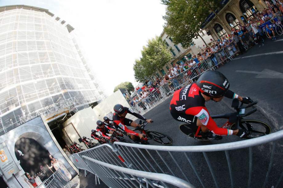 El equipo BMC logró un tiempo de 15:58 y se quedó con la victoria de la CRE en la Vuelta a España. / EFE