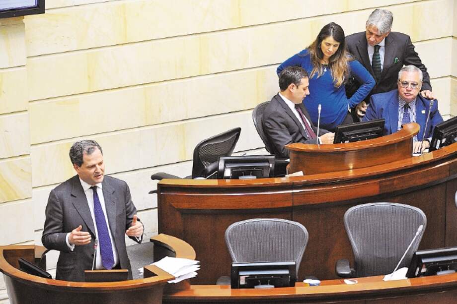 El comisionado de Paz, Sergio Jaramillo, en su intervención de ayer en el Senado. / Cristian Garavito