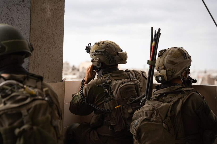 Una nueva ola de bombardeos israelíes lanzados esta pasada noche y a primera hora de este viernes contra diferentes puntos de la Franja de Gaza han dejado varias víctimas mortales.