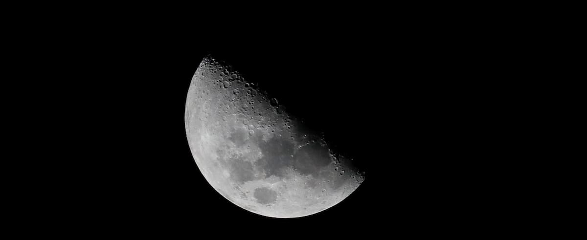 La Luna terminará de pasar este 31 de enero en Géminis y empezará el nuevo mes en el mismo signo. ¿Qué quiere decir? EFE/ Carlos Ortega