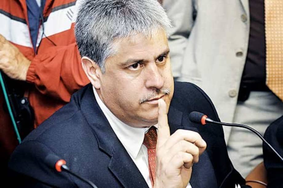 El exsenador fue hallado culpable del delito de interés indebido en la celebración de contratos, entre otros.