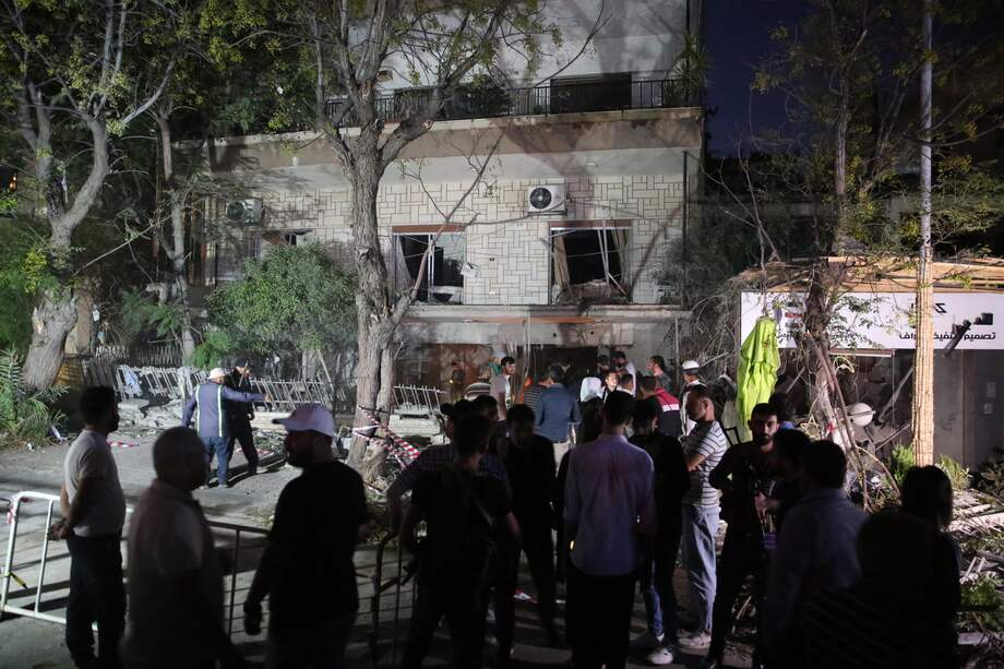 Imagen del ataque en el barrio de Al-Mazzeh en Damasco a principios de octubre. Al menos tres personas murieron y otras tres resultaron heridas.