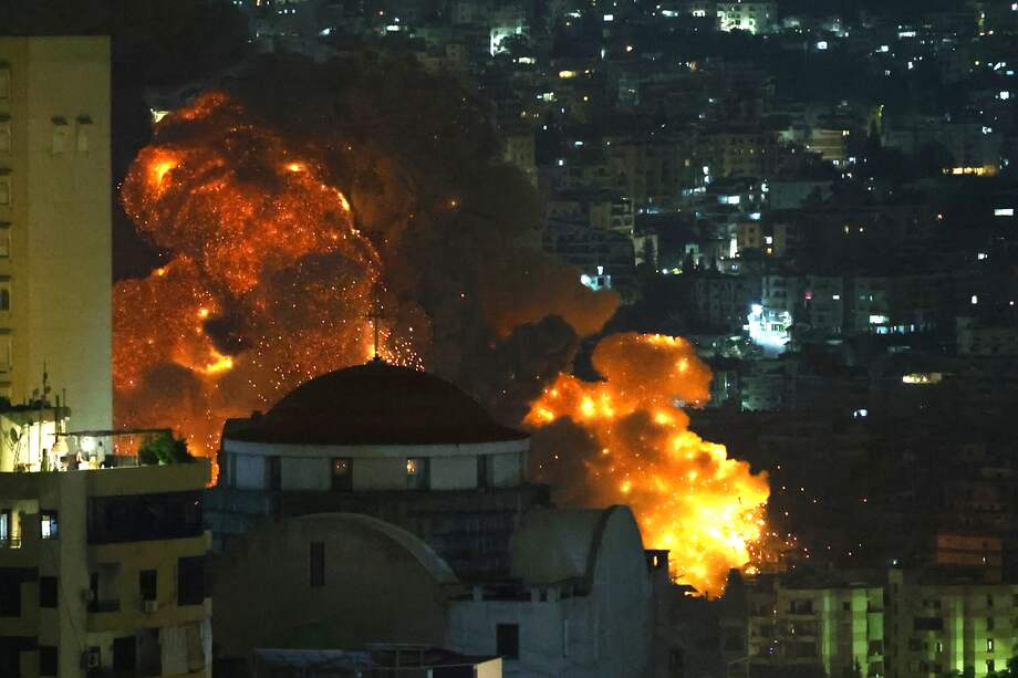 Los suburbios de Beirut vivieron su noche "más violenta" con 30 bombardeos, según la agencia estatal de Líbano.