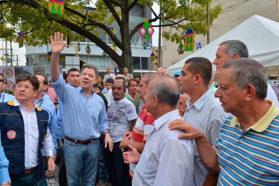 Con Santos en campaña, se suspende transmisión de Acuerdos para la Prosperidad