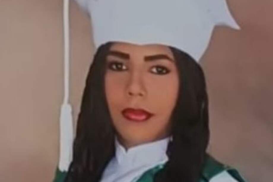 La mujer observaba desde el balcón una riña cuando recibió el impacto de bala.