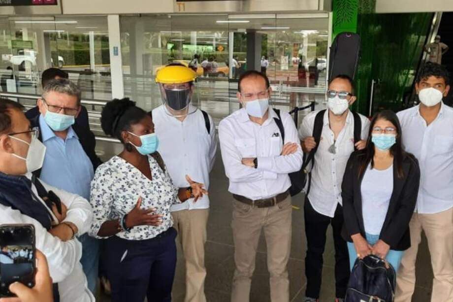 Comisión de Paz del Congreso llegó este lunes a Cali, junto a una misión diplomática de EE.UU., Reino Unido y Alemania.