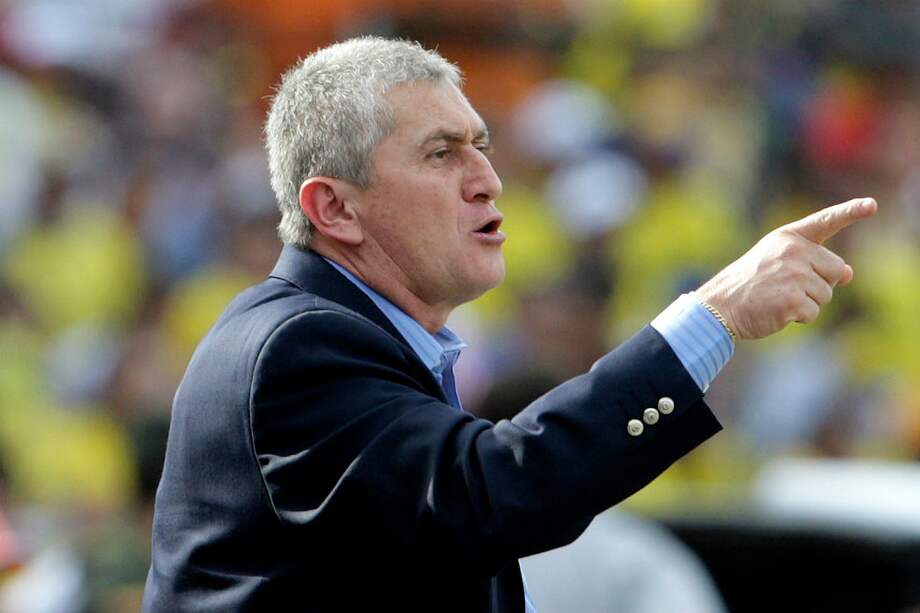 Eduardo Lara dirigió a la selección de mayores, pero falló en su objetivo de clasificarla al Mundial.