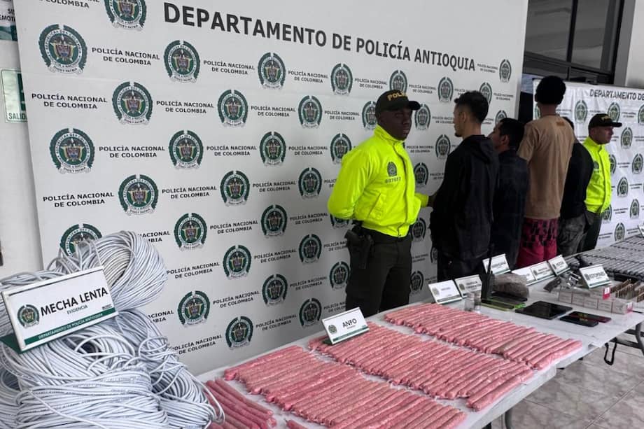 Cuatro personas fueron capturadas en flagrancia mientras adelantaban labores en la que es considerada la mina de oro más grande de Colombia.