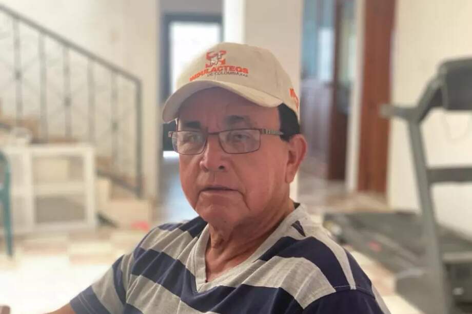 Gerardo Aranda se dedica a la ganadería en Santander, y tiene 71 años de edad.