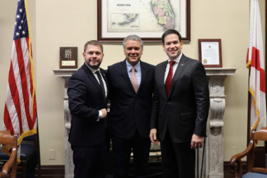 Rubén Gallego, Iván Duque y Marco Rubio. / Extraído de Twitter @SenRubioPress