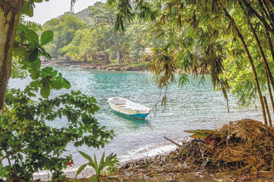 Bahía El Aguacate, en Capurganá, una de las playas más bonitas de Colombia.