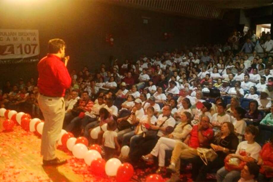 Partido Liberal inició defensa de Santos y promoción de la reelección