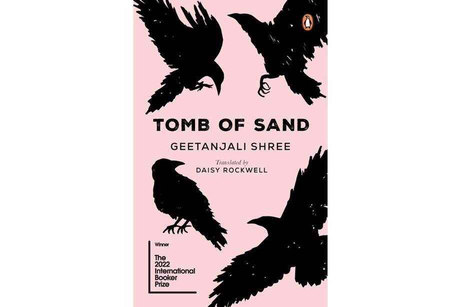 "Tomb of sand" de la escritora india Geetanjali Shree, fue la novela ganadora del International Booker Prize, siendo la primera novela hindi en ser nominada y posteriormente ganadora.