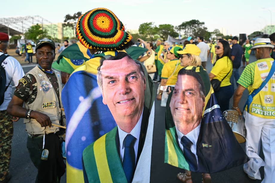Seguidores de Jair Bolsonaro marchan en Brasilia para pedir amnistía a los condenados por el intento de golpe de Estado.