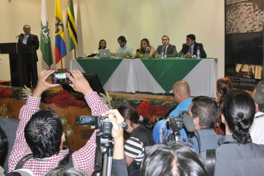 La ministra Luz Helena Sarmiento se reunió con el gobernador de Santander en la primera mesa de concertación para la delimitación de Santurbán
