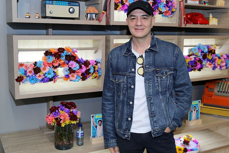 era tato su entusiasmo, que agregó muchos elementos distintivos de 'don Evaristo', tanto que la producción, tuvo que 'bajarle la velocidad'.