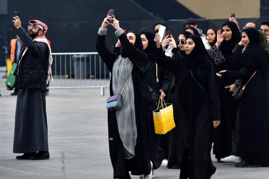 Muchas mujeres en Arabia Saudita no se enteran de su divorcio. / AFP