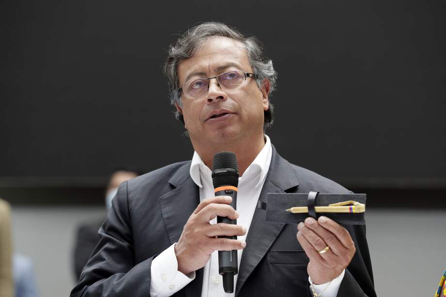 Petro acusó a Ghitis de persecución sistemática contra el Pacto Histórico.