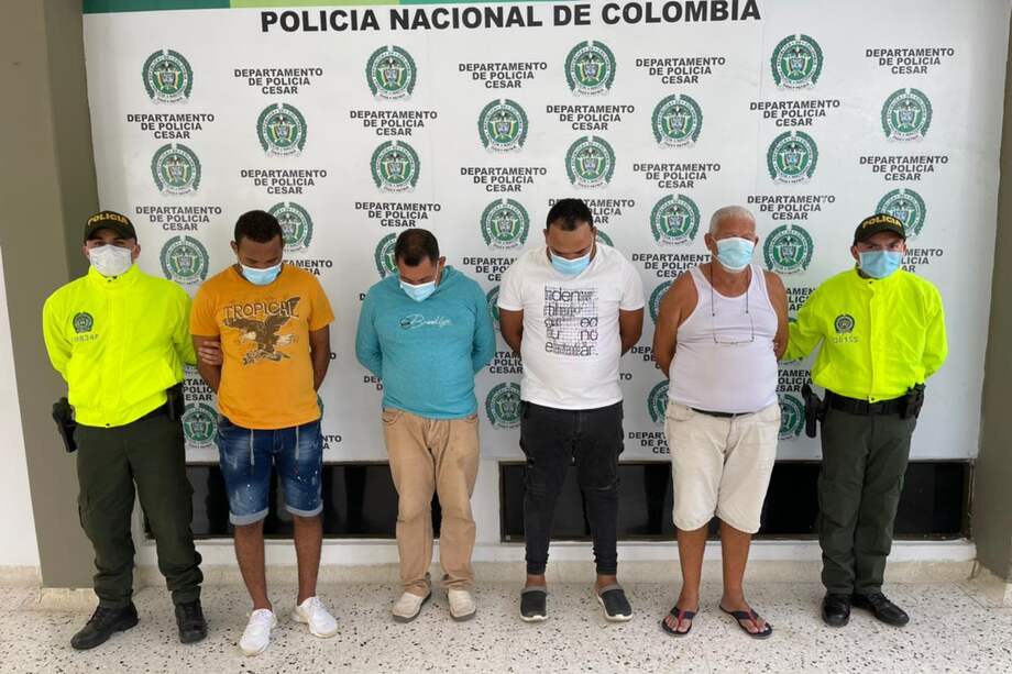 Cuatro de los cinco capturados por traficar armas a favor del Eln y el Clan del Golfo en La Guajira.