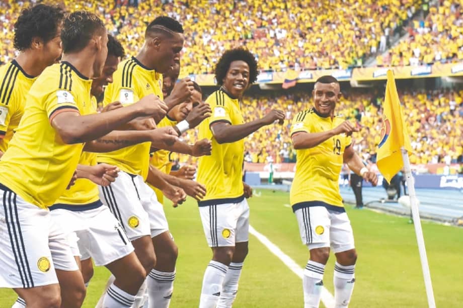 La selección de Colombia celebra el primer tanto que le marcó a Uruguay, este martes en el estadio Metropolitano de Barranquilla. / AFP