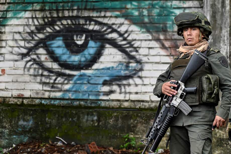 Autoridades mantienen presencia del ejército en las calles de Bogotá, tras jornadas de protestas. / AFP
