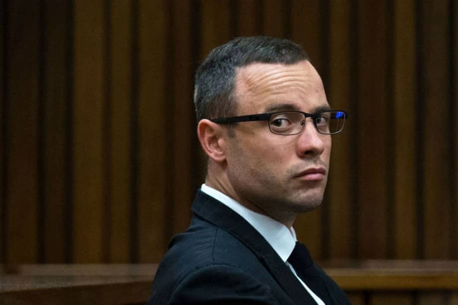 Óscar Pistorius durante su juicio en una corte de Petroria. Foto: AFP