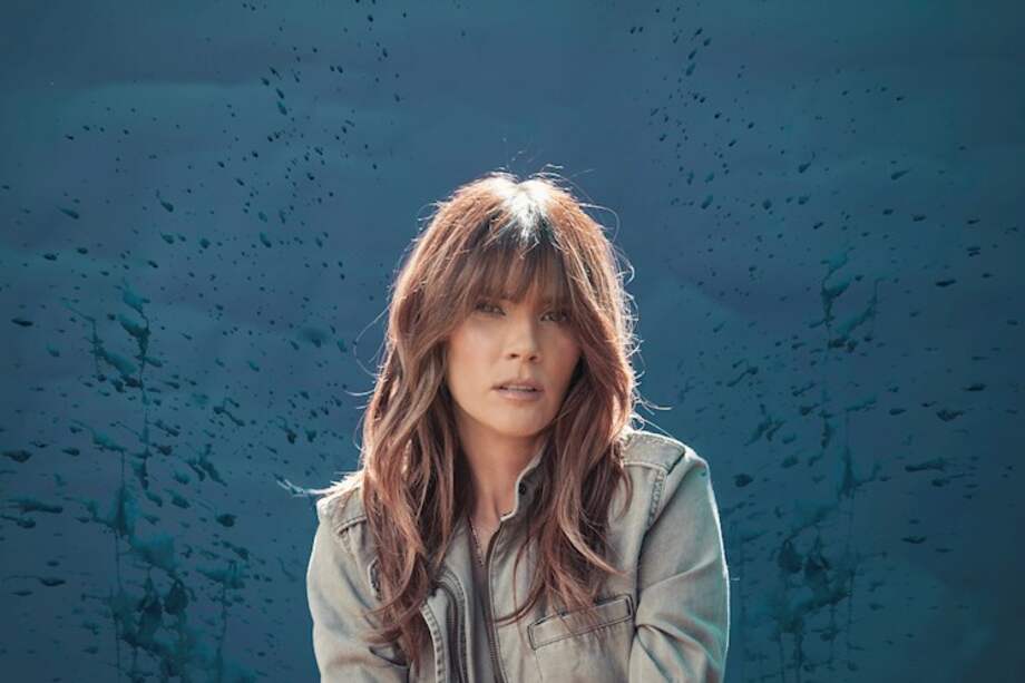 "Titanic" forma parte del séptimo álbum de estudio de Kany García, "Mesa Para Dos", producido por el colombiano Julio Reyes Copello.