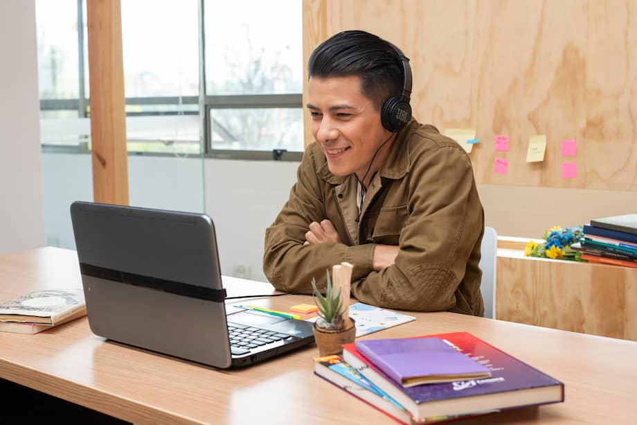 Deben seguir conviviendo entre sí el trabajo remoto y presencial, en un esquema híbrido.