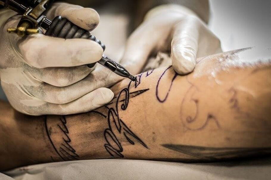 ¿Qué debes tener en cuenta a la hora de tatuarte?