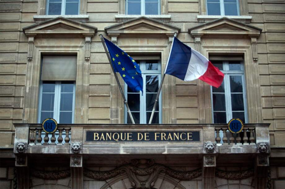 Comisión Europea refuerza vigilancia de economía de Francia por desequilibrios