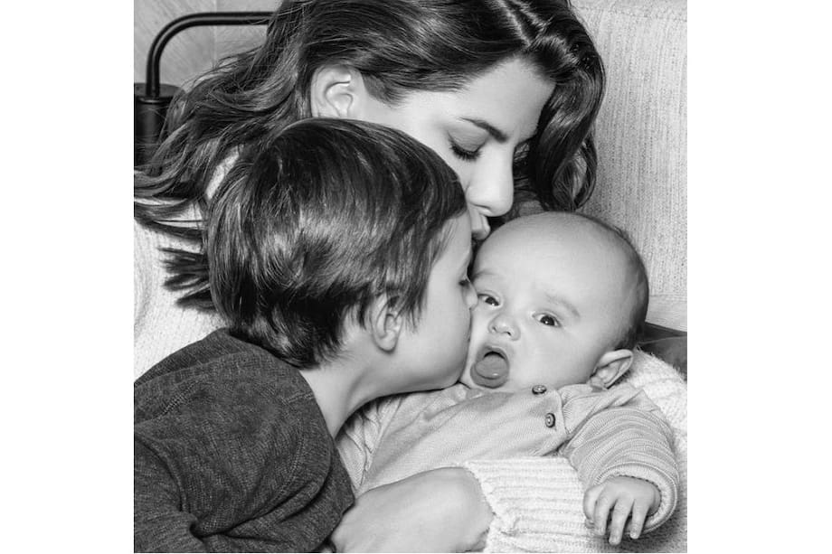 La presentadora sorprendió en redes sociales al revelar cómo es la rutina de baño de sus hijos Matías de cuatro años y Salvador de 6 meses.