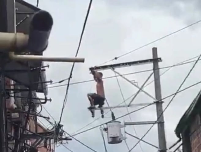 Un hombre que huía de la Policía murió tras subirse a un poste y recibir descarga eléctrica
