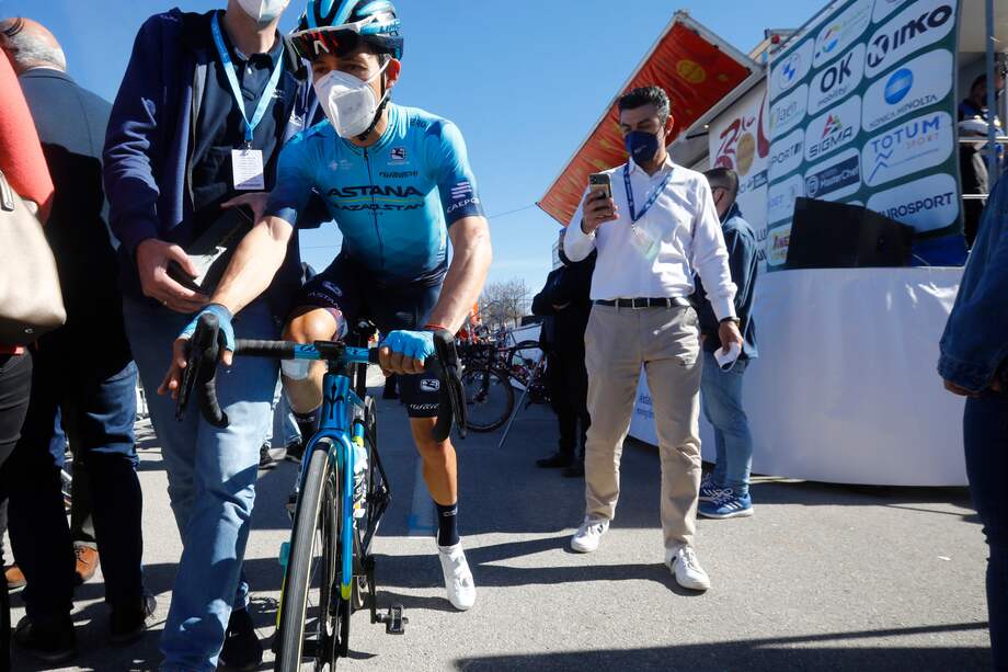 "Supermán" López durante la Vuelta a Andalucía 2022.