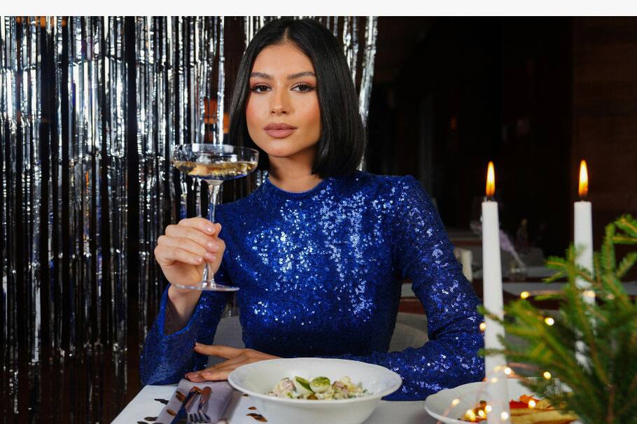 ¡Navidad llegó y con nuevas tendencias de la moda! ¿De qué están hechas las prendas y la decoración que están auge? Acá te contamos.