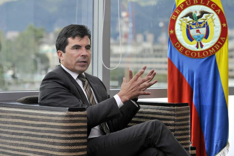 Orlando Velandia, presidente de la Agencia Nacional de Hidrocarburos, hablando sobre el balance de su gestión desde 2016. / Fotos: Carlos Julio Martínez - prensa ANH