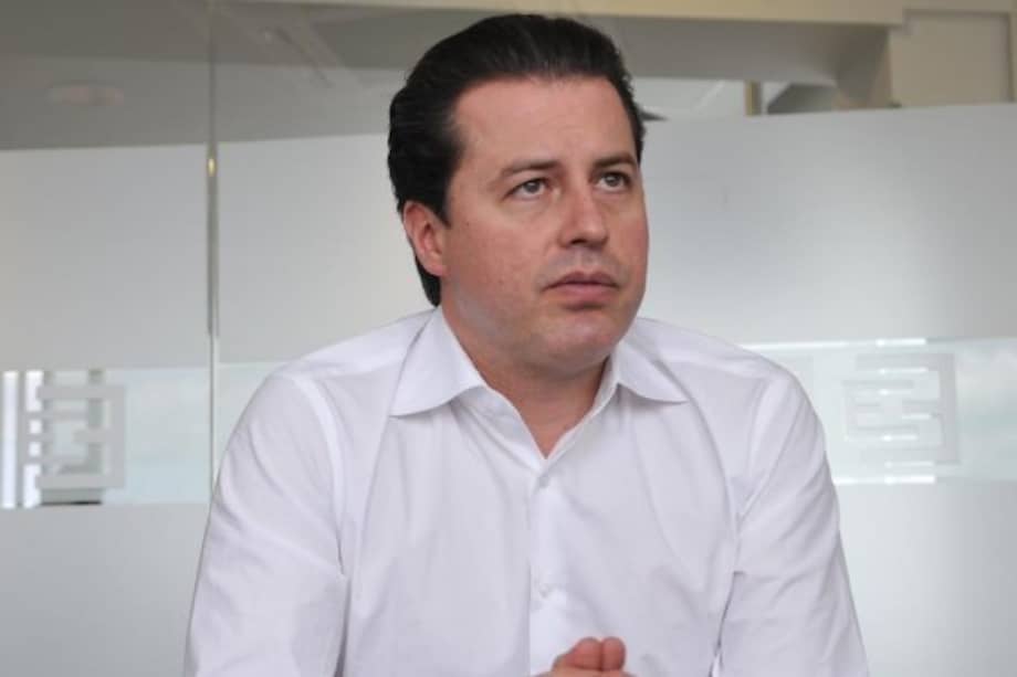 Senador Juan Manuel Galán defendió su polémico viaje a Europa