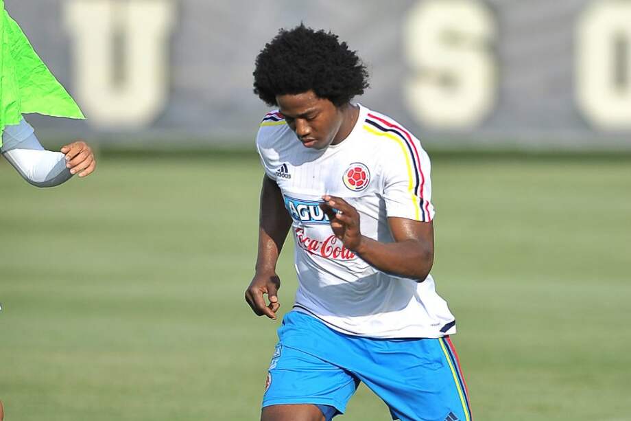 El volante Carlos Sánchez se perfila como titular en el partido de la selección Colombia contra Haití. / EFE