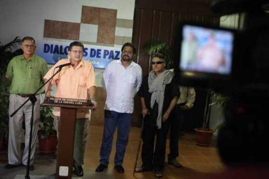 "Inaceptable que Farc se sigan presentando como ejército a la defensa de DD.HH"