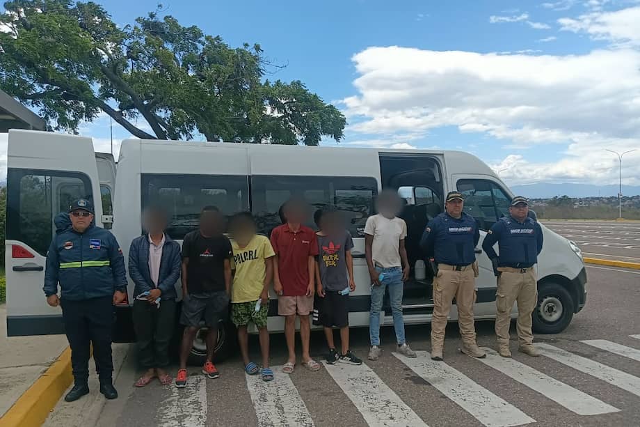 Los seis primeros migrantes expulsados por De la Espriella.