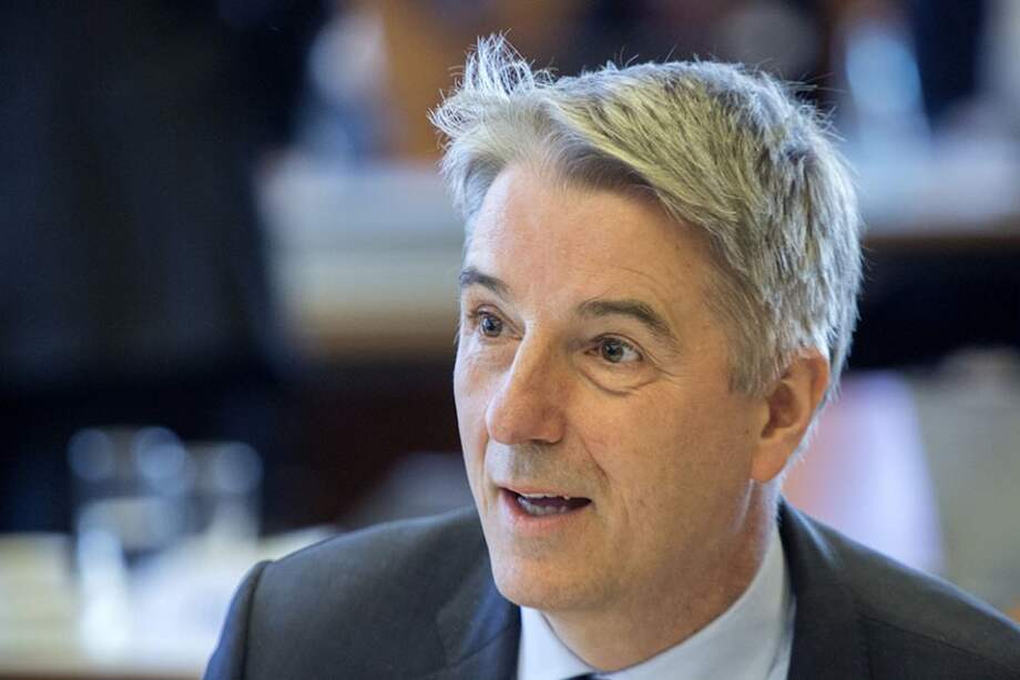 Erik Nielsen, de Unicredit SpA, dice que Grecia no puede “hacer un asado”, mucho menos una moneda propia. / Bloomberg