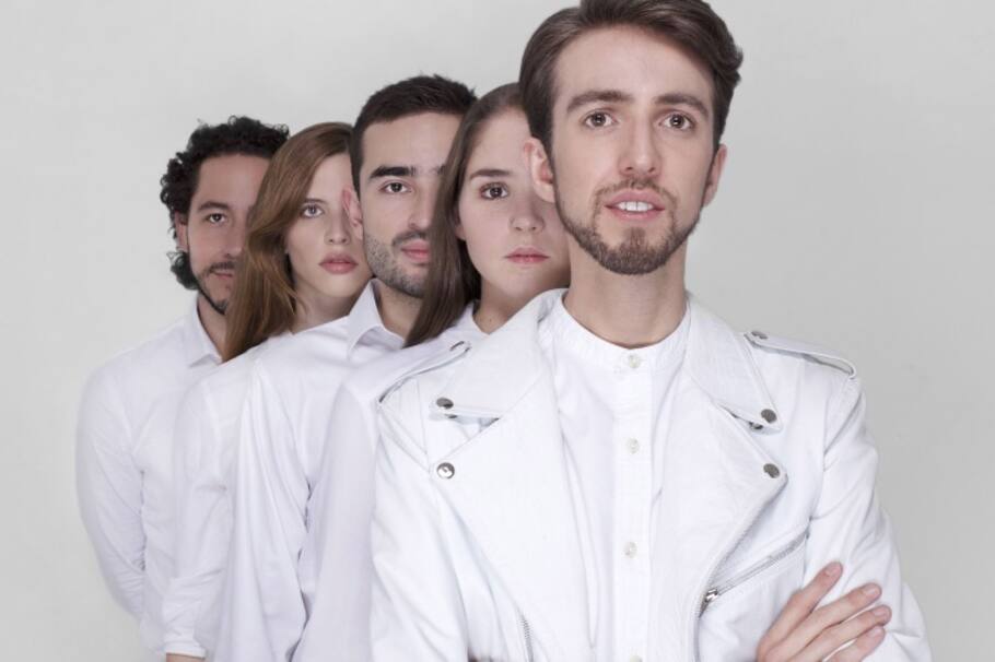 Esteman y Pedrina y Río invaden el Colón con su “Caótica belleza” y sus “Canciones sin ropa”