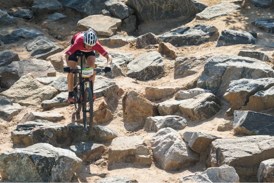 El suizo Christoph Sauser, de 41 años y medalla de bronce en los Juegos Olímpicos de Sídney 2000, es una de las figuras de la carrera. / Cortesía La Leyenda del Dorado