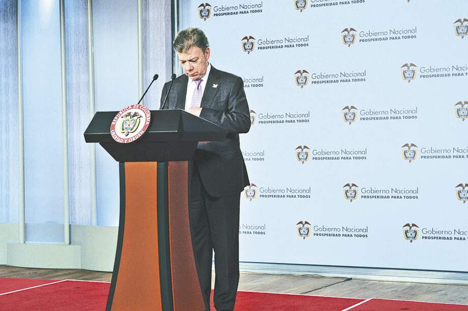 El presidente Juan Manuel Santos asumirá su segundo período de gobierno con la sombra del desgaste del poder a sus espaldas. / Luis Ángel